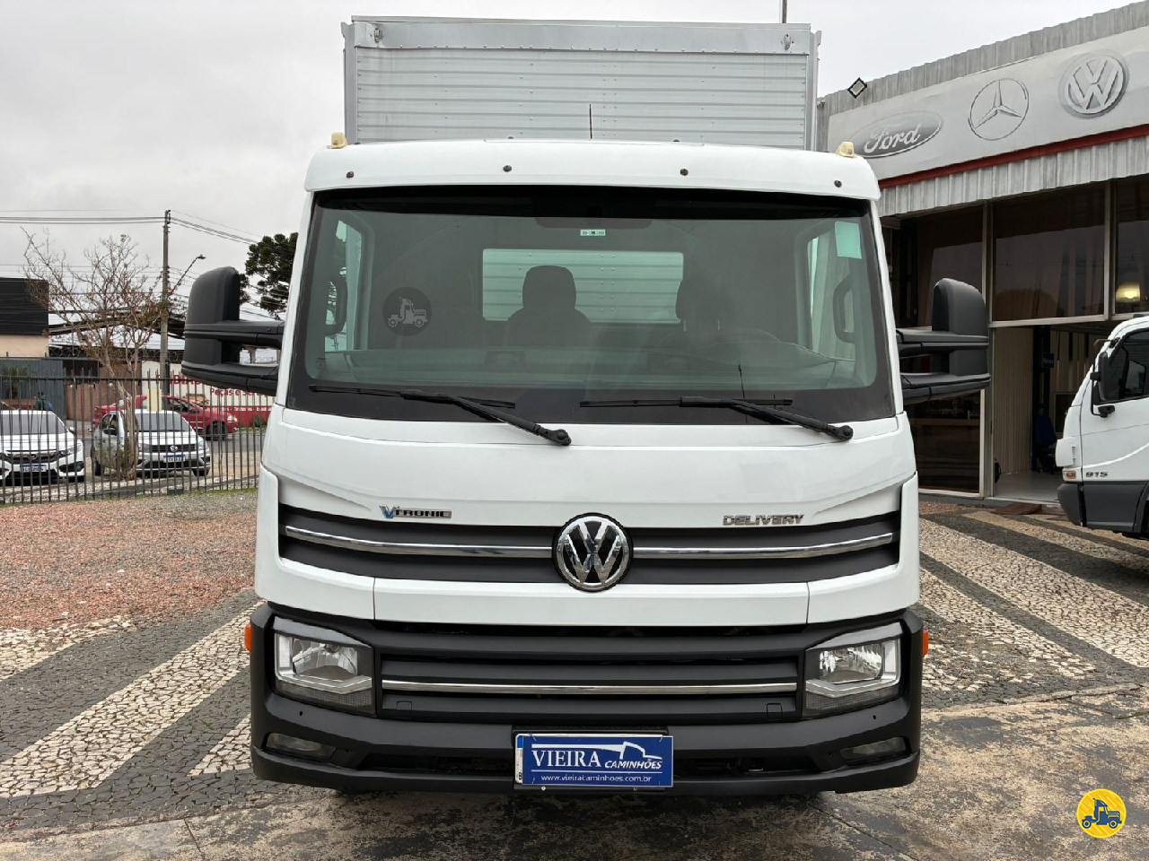 CAMINHAO VOLKSWAGEN VW 11180 Baú Furgão 3/4 4x2 Vieira Caminhões CURITIBA PARANÁ PR